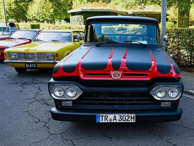 „Le gendarme? C’est toute l’humanité!“: Das Kiwanis-Oldtimerfestival steht im Zeichen von Louis de Funès Die ausgestellten Fahrzeuge zeigen die Vielfalt der Oldtimerszene