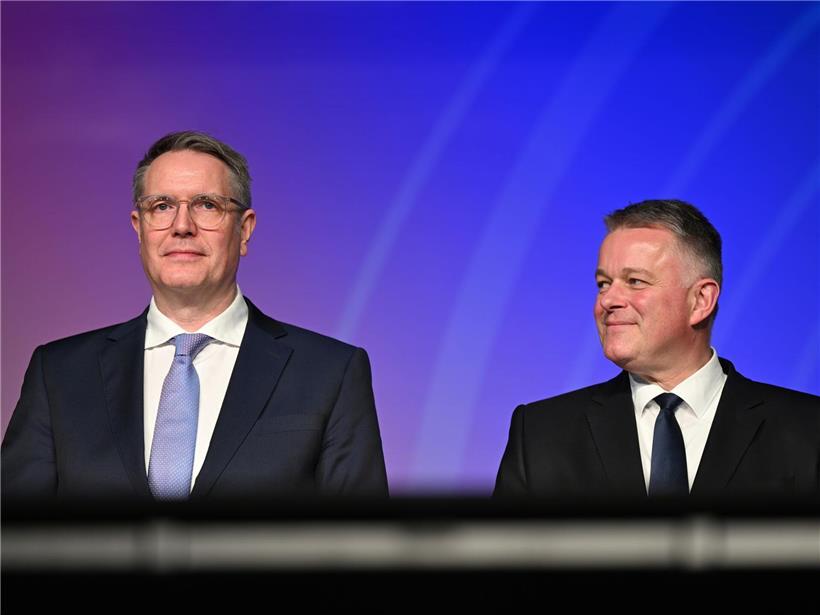 Alexander Schweitzer (SPD) und Gordon Schnieder (CDU) im intensiven Wahlkampf-Duell zum Thema Bildung