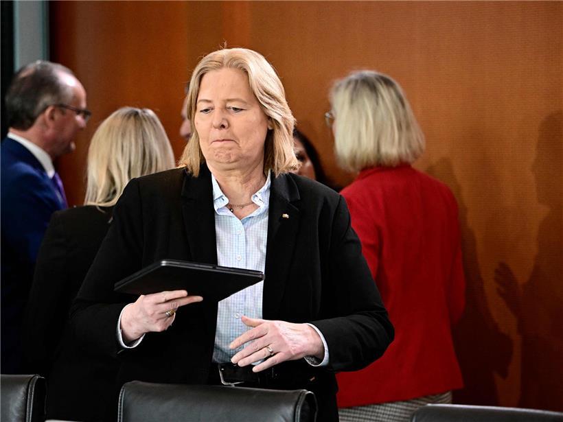 Bärbel Bas, deutsche Arbeits- und Sozialministerin, spricht auf Veranstaltung zur Reform der sozialen Absicherung