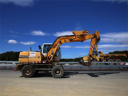 Vorbereitungen für Veranstaltung am Freitagvormittag mit Team bei Aufbau und Organisation