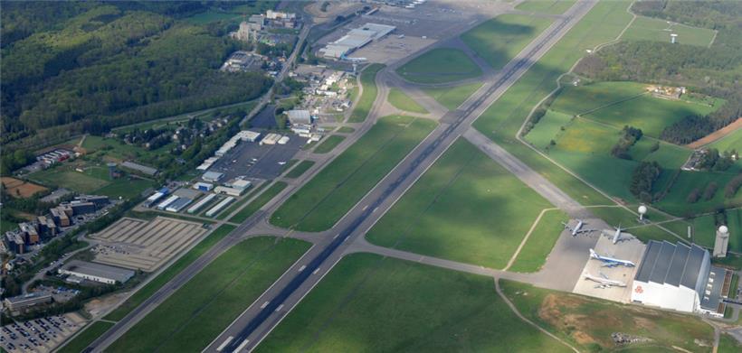 Die (jetzige) Landebahn am Findel ist 4.000 Meter lang 
