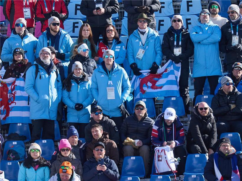Großherzog Henri auf der Tribüne bei großer luxemburgischer Unterstützung am Mittwoch