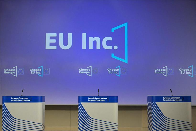 Vorstellung der neuen Unternehmensform auf Veranstaltung in Brüssel mit Experten und Teilnehmern