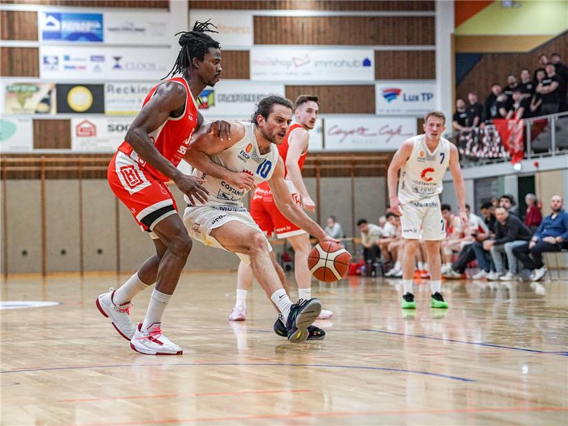 Dino Ceman und Esch beim Sieg gegen Sparta Ettelbrück im Fußballspiel