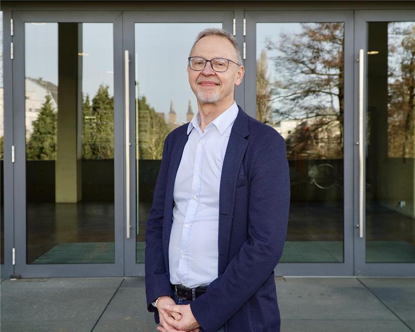 Zwischen den Zeilen liest nur der Mensch: Warum echte Qualität fachliche Expertise braucht Dr. Martin Will erklärt die verschiedenen Arbeitsweisen von Künstlicher Intelligenz in einem Vortrag