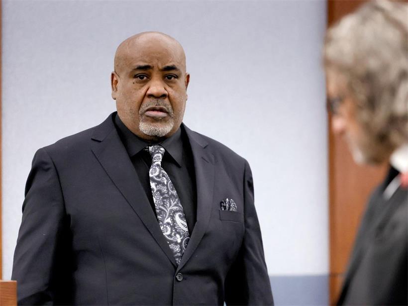 Duane Davis betritt vor den Schlussplädoyers den Gerichtssaal des Bezirksgerichts von Clark County im Regional Justice Center in Las Vegas