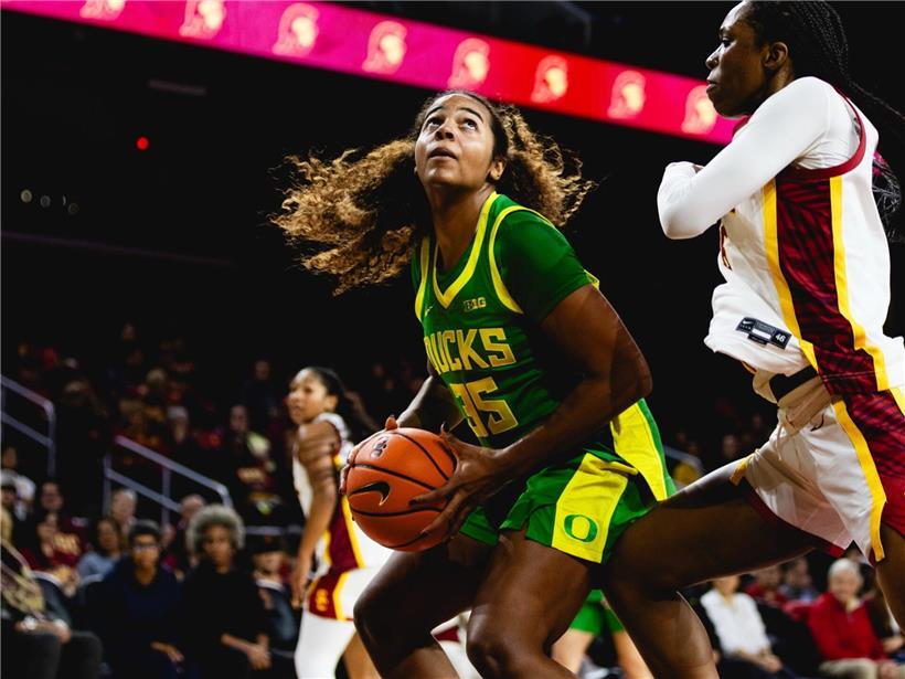 Ehis Etute mit 17 Punkten und 13 Rebounds als Top-Spielerin ihres Basketballteams im Einsatz