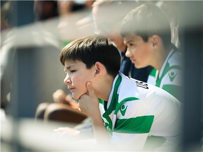 Frühlingstag mit bewölktem Himmel und leichtem Regen, Wetterbedingungen über die Ostertage im Fokus