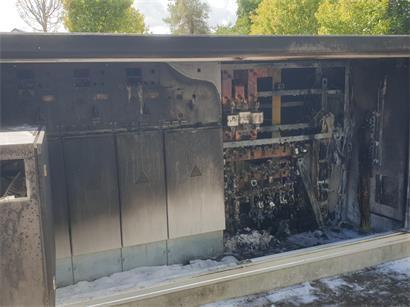 Ein Brand im Transformator stellt dem ganzen Dorf den Strom ab