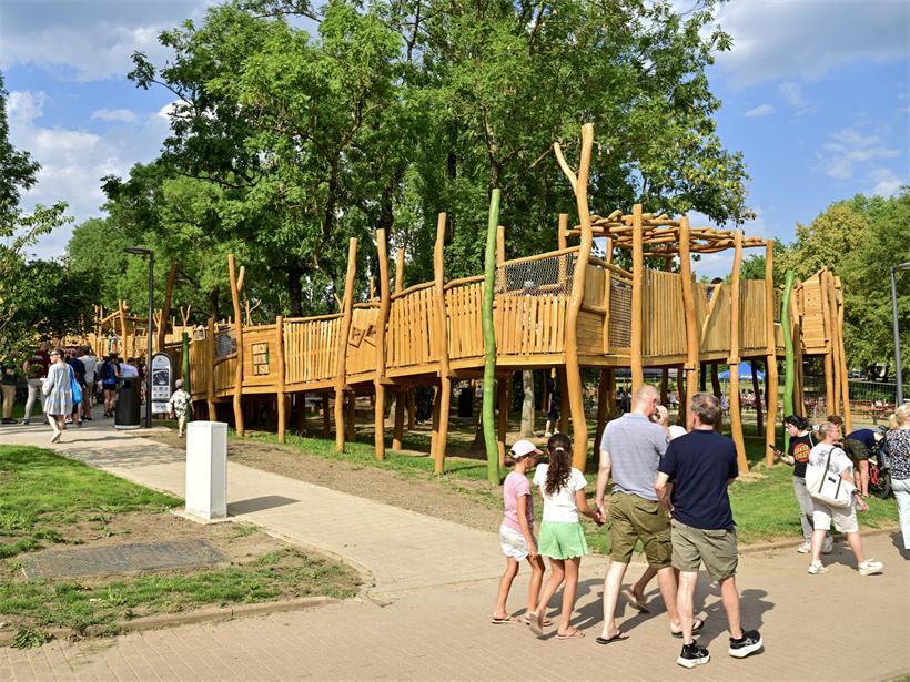 Neuer Spielplatz eröffnet: „Dass et esou bombastesch gëtt, hätte mir net geduecht“