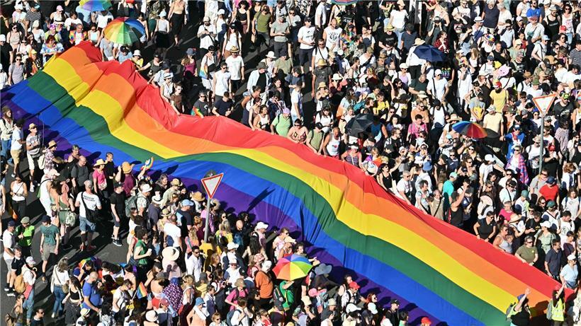 Eindrücke von der Pride in Budapest 2025