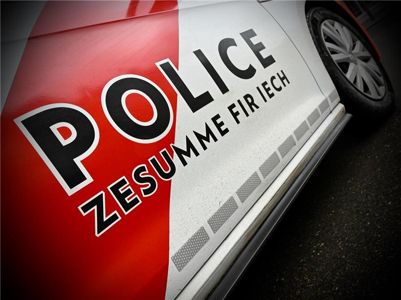 Zwei Männer bei Festnahme nach spannender Verfolgungsjagd auf offener Straße nachts