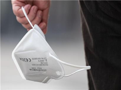 Symbolbild für kommende Pandemie mit Weltkarte und Warnhinweisen zur globalen Gesundheitskrise