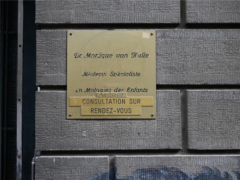 Porträt von Monique van Hulle, engagierte Kinderärztin und leidenschaftliche Medizinerin