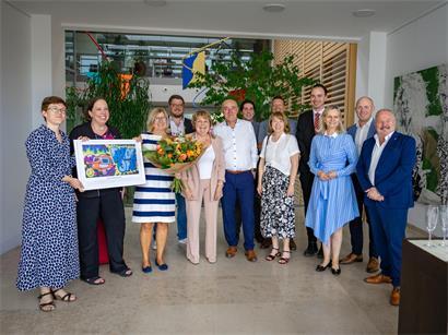 Erste Reihe, v.l.n.r. : Anne-Marie Linden, Anne Arend, Maryse Bestgen-Martin, Betty Welter-Gaul, Nico Pundel, Martine Dieschburg-Nickels, Lise Jørgensen, Andrew Butler; zweite Reihe: Tun Gierenz, Laurent Braun, Dan Thein, Paul Klensch, Nicolas Kandel
