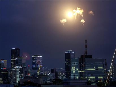 Explosionen über Tel Aviv am 28. Februar 2026, Iron Dome fängt iranische Raketen vor Einschlag ab