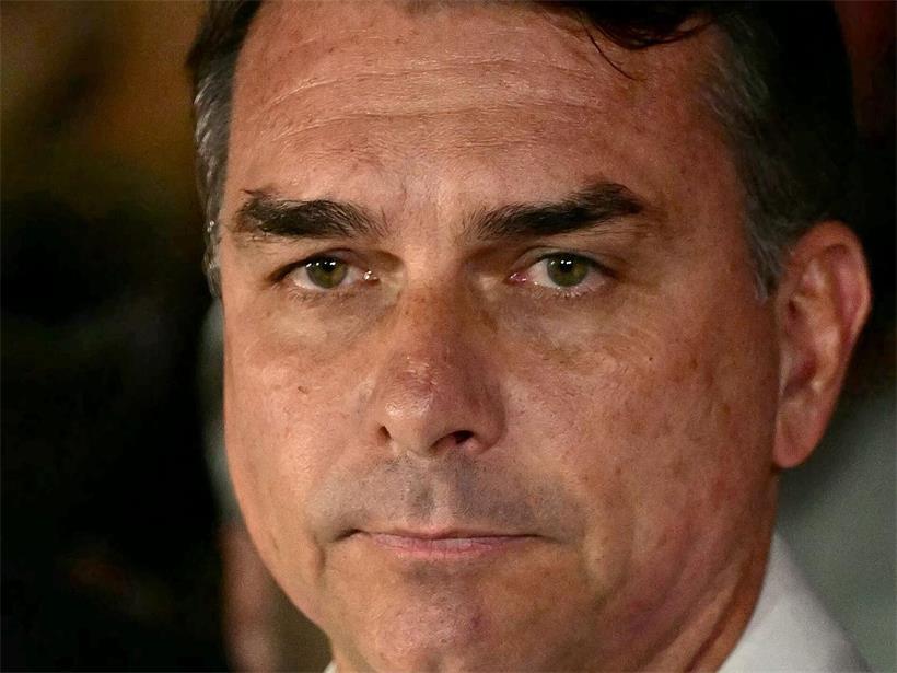 Flávio Bolsonaro und seine Familie sind laut US-Medien auf dem Weg in dia USA