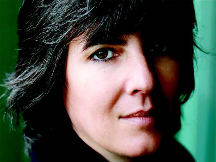 Porträt von Florence Dupré la Tour, Autorin, die lange in Armut lebte, symbolisch für soziale Ungleichheit und Lebensgeschichte