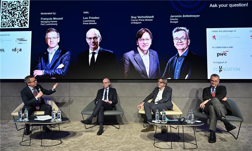 François Mousel, Luc Frieden, Guy Verhofstadt und Jeromin Zettelmeyer bei Podiumsdiskussion zu Wirtschaft und Politik in Luxemburg