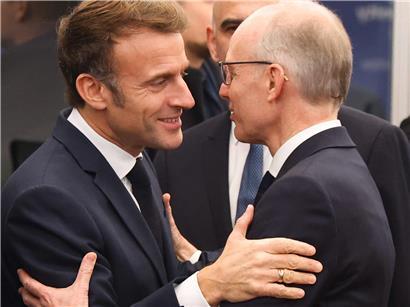 Emmanuel Macron und Luc Frieden im November 2024 diskutieren Finanzplatz-Dossier, enge Zusammenarbeit zwischen Frankreich und Luxemburg