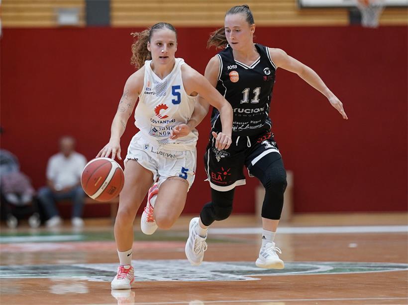 Für Joy Baum (Nr. 5) und Esch gilt es weiter, sich als Team zu finden