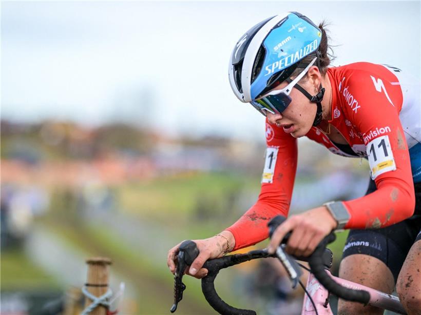 Marie Schreiber enttäuscht nach Rennverlauf in Belgien, Motorsport-Event mit herausfordernden Bedingungen