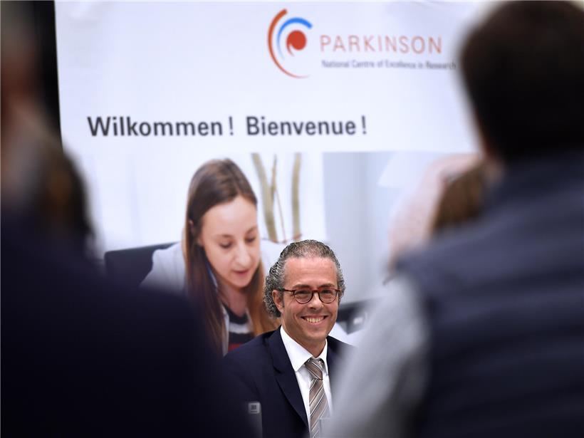 Neurologe Rejko Krüger 2019 bei Vortrag zu genetischen und Umweltfaktoren bei Parkinson auf Belval