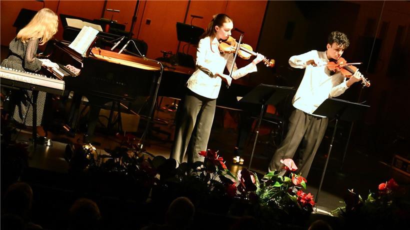 Für musikalische Unterhaltung zwischen den Reden sorgten die Musikschüler. 