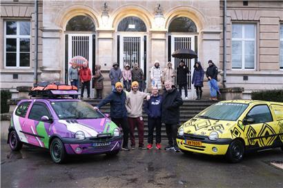 Gianni Mersch, Diego Militello, Alain Berg und Christian Schaack mit ihren für Wüstenetappen vorbereiteten Renault Twingos