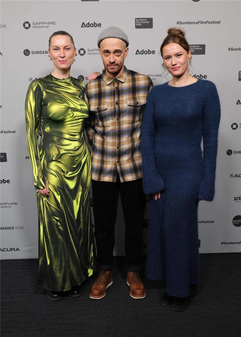Gintare Parulyte, Andrius Blazevicius und Zygimante Elena Jakstaite bei der Sundance 2026 Premiere von „How To Divorce During The War“