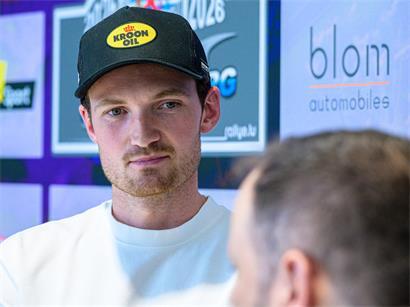 Porträt von Grégoire Munster, professioneller Rallye-Fahrer in actionreicher Motorsport-Umgebung