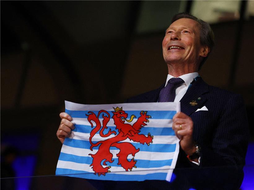 Ehemaliger Großherzog Henri bei Eröffnungsfeier in Mailand, offizielles Event, prominenter Besucher, festliche Atmosphäre