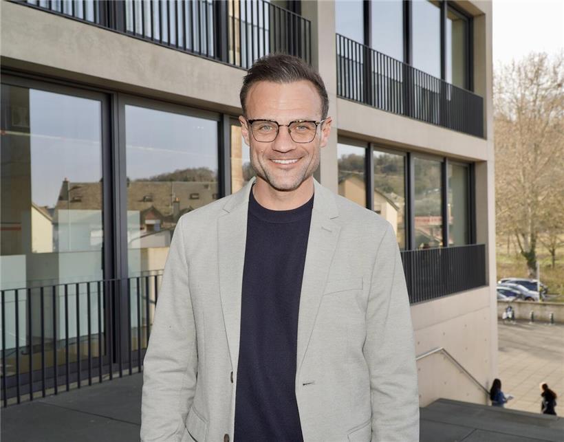 Zwischen den Zeilen liest nur der Mensch: Warum echte Qualität fachliche Expertise braucht Guillaume Deneufbourg warnt vor Fehlern und Risiken bei KI-Übersetzungen in digitaler Kommunikation