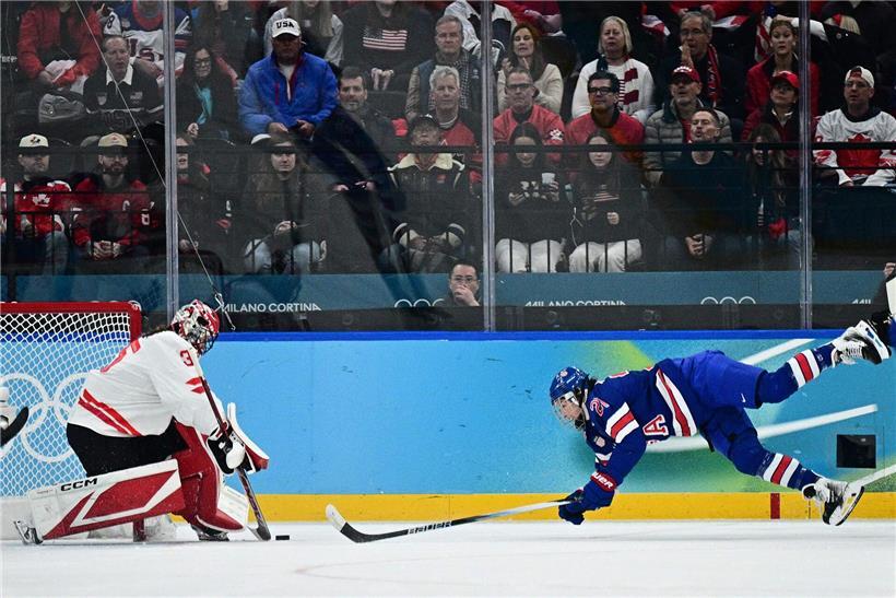 Hilary Knight als gefeierte Heldin im Damen-Eishockey-Finale beim entscheidenden Spiel