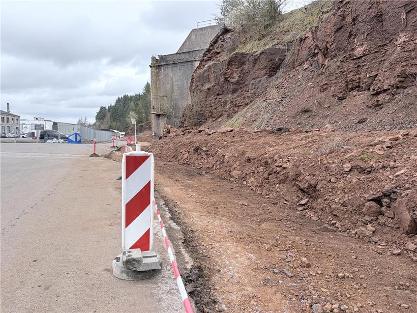 Neuer Radweg im Bau hinter der rue Jean-Pierre Michels für sichere und nachhaltige Mobilität