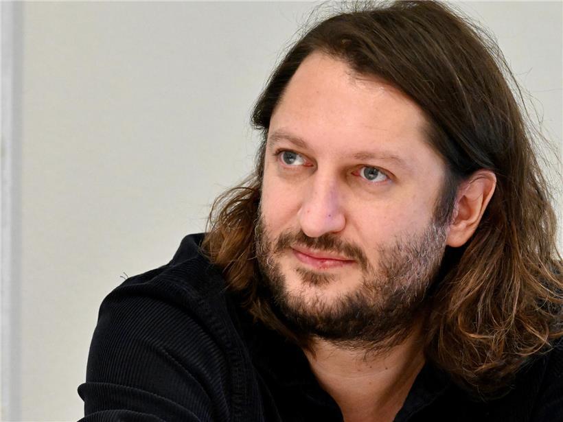 Ian de Toffoli erhält feierlich den Servais-Preis 2024 für herausragende literarische Leistungen
