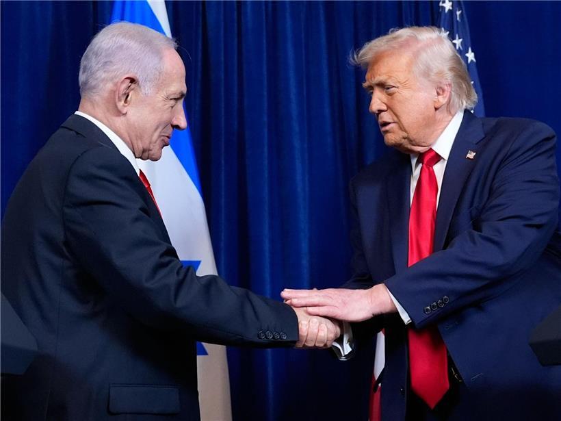Benjamin Netanjahu und Donald Trump im Dezember in Mar-a-Lago, enge politische Begegnung und freundschaftlicher Austausch
