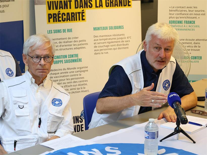 Im Herbst 2024 wechselte Michel Genet (r.) von der belgischen Filiale von „Médecins du monde“ zur luxemburgischen. Davor leitete der 60-jährige Ökonom unter anderem Greenpeace Belgien, war politischer Direktor der grünen Partei Ecolo und politischer Berater des französischen Europaabgeordneten Pierre Larrouturou (S&D).