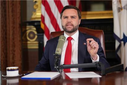 In Gedenken an Charlie Kirk: JD Vance kündigt im Podcast des erschossenen Agitators an, gegen linke Nichtregierungsorganisationen vorzugehen
