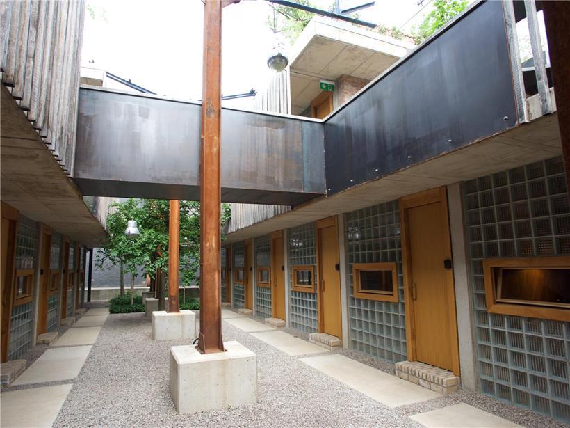 Ehemalige vier Sterne Unterkunft wird weiterhin als sichere Unterkunft für Geflüchtete genutzt