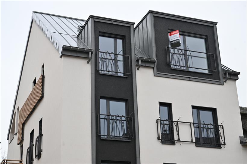 Wohnung mit Tatort, wo am 27. Januar eine Immobilienmaklerin erstochen wurde, Polizeiabsperrung und Ermittlungen sichtbar