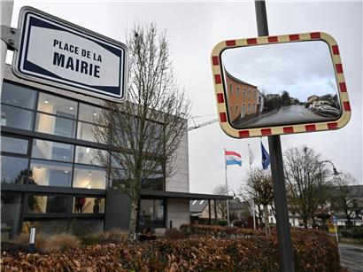 Gemeinderat Contern CSV-Fraktion Mitglieder bei Sitzung, politische Veränderungen und Diskussionen im Rathaus