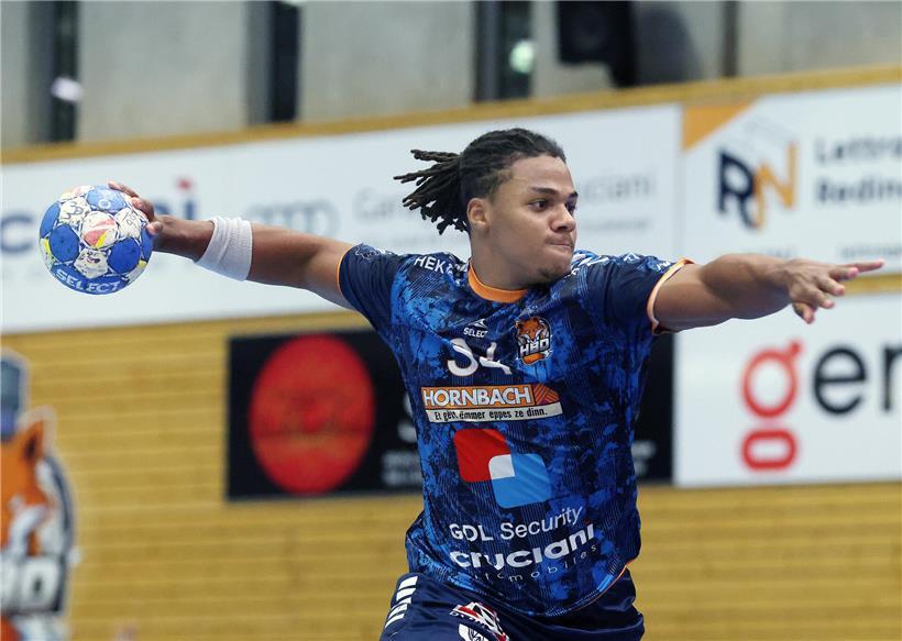 Itua Etute jubelt nach 37 Toren in den ersten drei Spielen der Titelgruppe Fußball