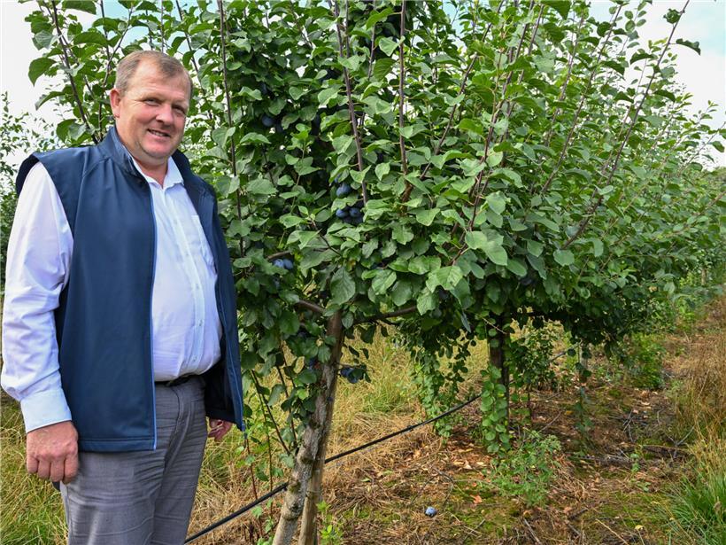 Jean-Claude Muller, Präsident des Lëtzebuerger Landesuebstbauveräin, bei einer Rede vor landwirtschaftlichem Publikum