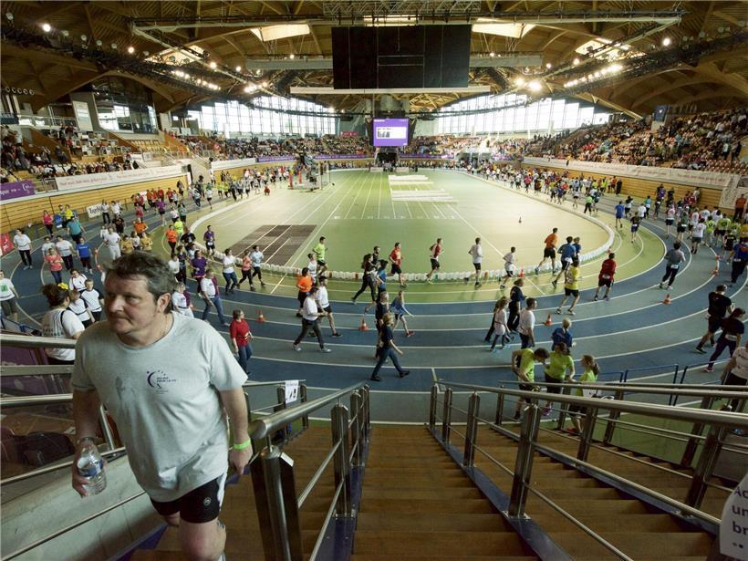 Motivierendes Zitat "Dabei sein ist alles" in moderner Schrift auf hellem Hintergrund, Teamgeist und Sportsgeist