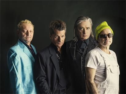 Jochen Arbeit, Rudi Moser, Blixa Bargeld und N.U. Unruh bei einem Bandauftritt, Porträt der Einstürzenden Neubauten Musiker