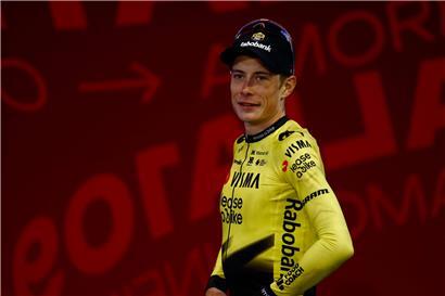 Jonas Vingegaard auf dem Fahrrad als großer Favorit beim Giro d’Italia Radrennen