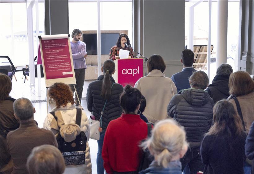 Justine Blau eröffnet die Vorstellung der Tarifempfehlungen am Dienstagmorgen im „Casino – Forum d’art contemporain“ in Luxemburg-Stadt
