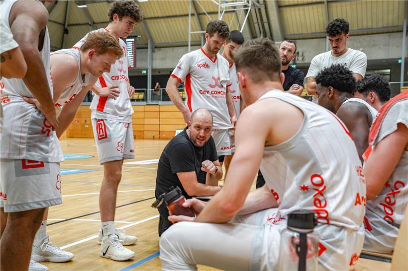Karl Abou Khalil bei der Auszeichnung als Trainer des Jahres, Ehrung im Sportbereich, feierliche Atmosphäre