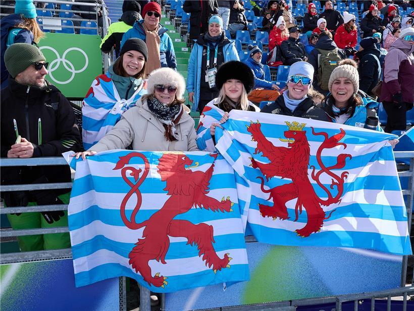 Lauren, Joyce und Mutter Peggy unterstützen Gwyneth vor Ort bei gemeinsamer Teamarbeit und Zusammenarbeit